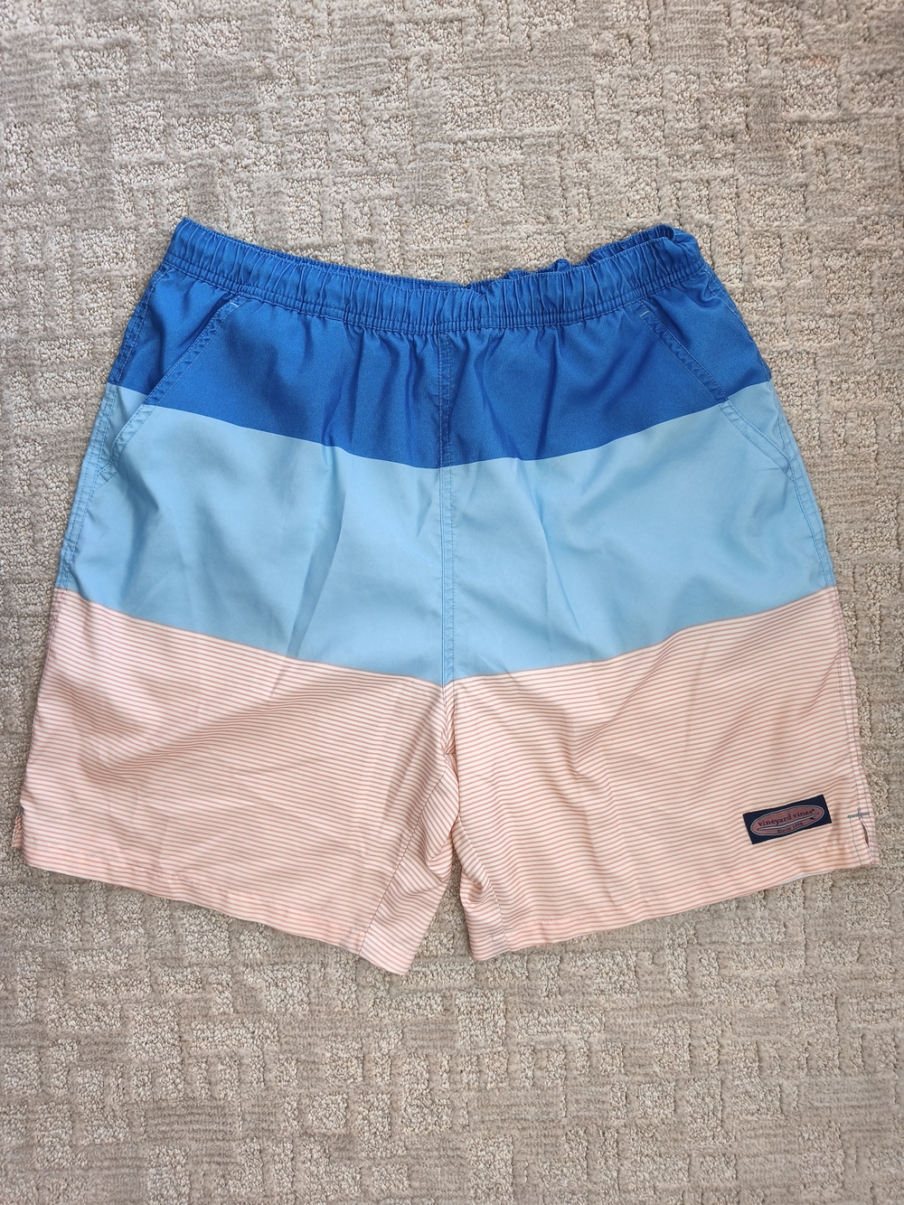 Vineyard Vines Chappy Swim Trunks Men’s Size M Blue Orange Striped Colorblock